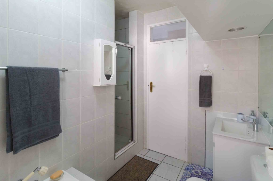 To Let 2 Bedroom Property for Rent in Sea Point Western Cape